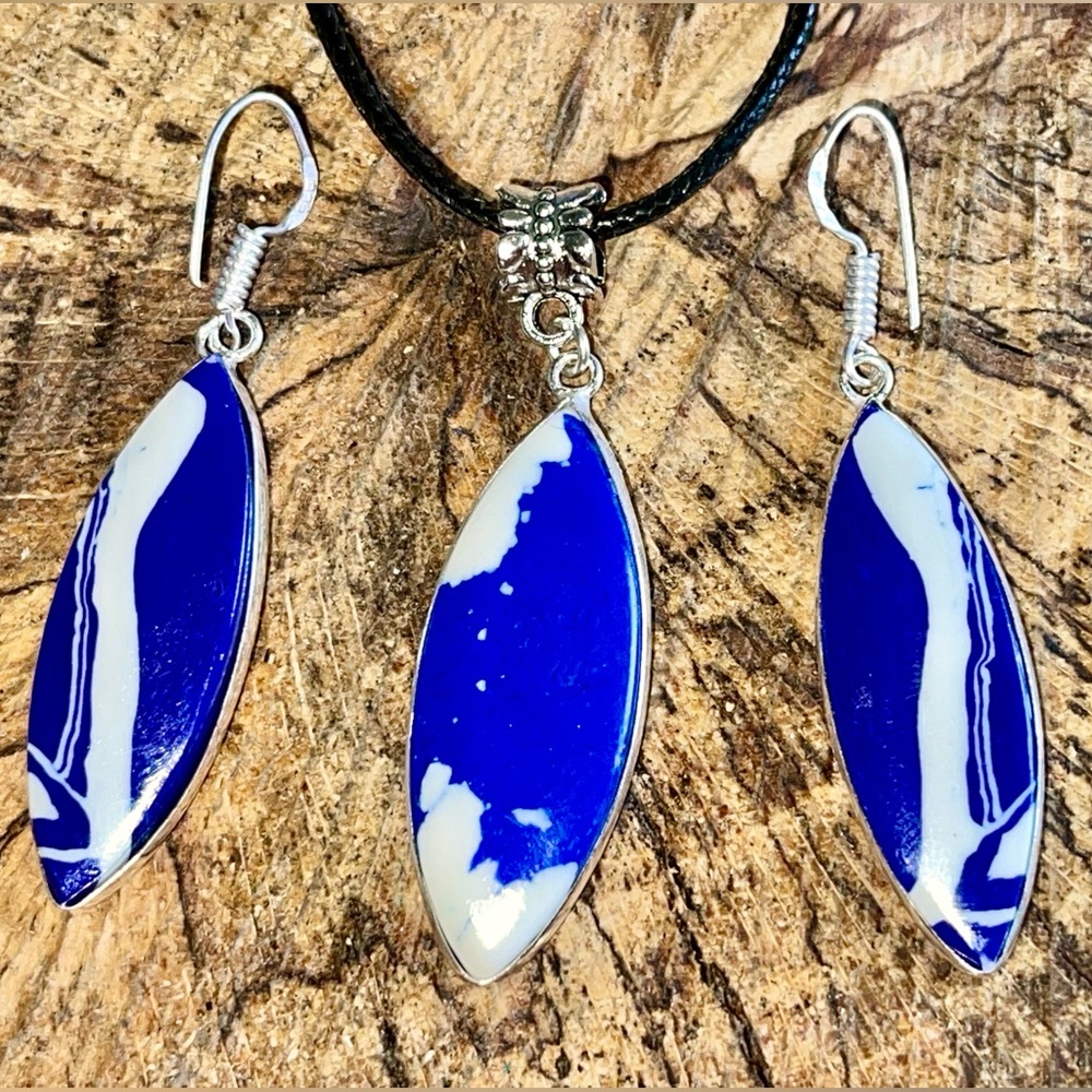 Blue & White Rainbow Calsilica Pendant & Earrings